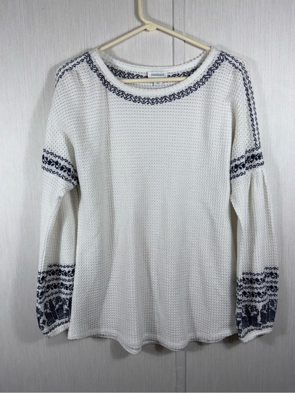 Sundance Lila Waffle Knit White Blue embroidered, soft, long sleeve M